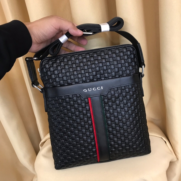 スーパーコピーブランドバッグ正面デザイン