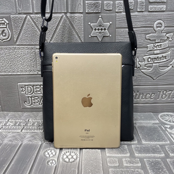 スーパーコピーブランドバッグ背面デザイン