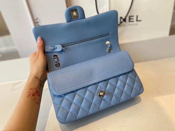 シャネルバッグレプリカ素材ディテール