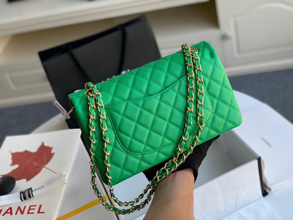 シャネルバッグレプリカ背面デザイン