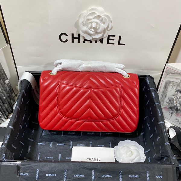 シャネルバッグレプリカ背面デザイン