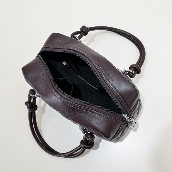 S級品シャネルバッグ着用イメージ