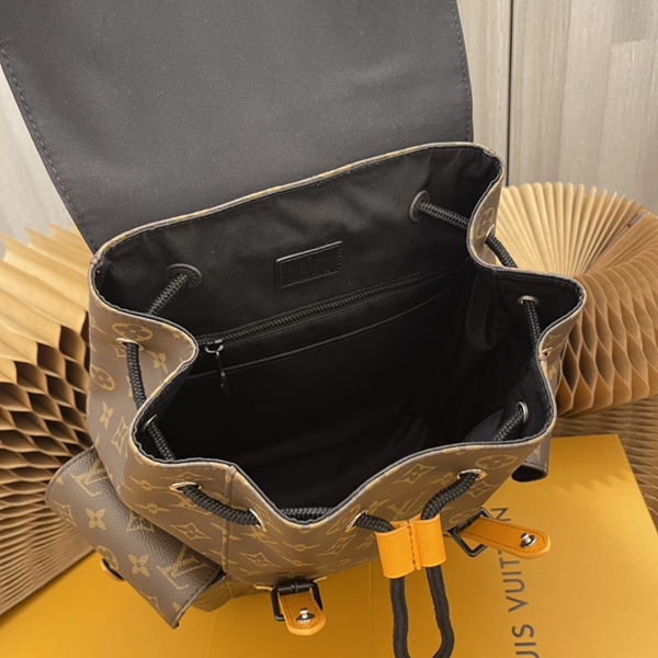 N級品ルイヴィトンバッグ着用イメージ