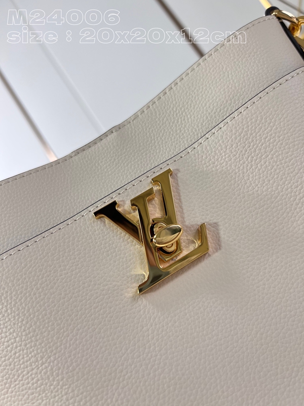 N級品ルイヴィトンバッグ背面デザイン