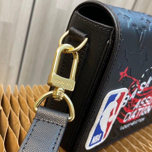 N級品ルイヴィトンバッグ素材ディテール