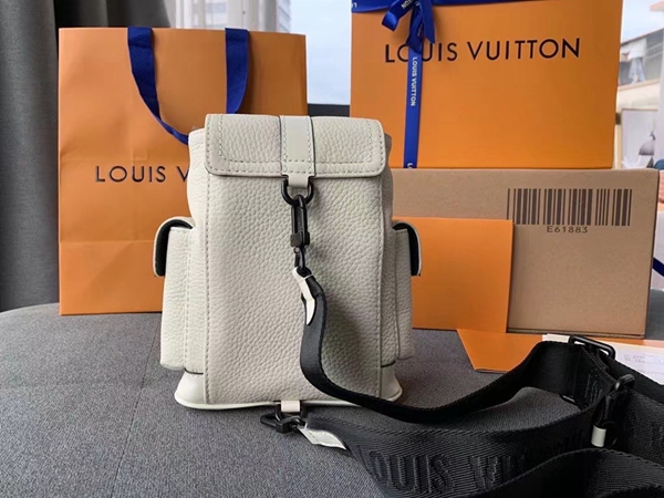 N級品ルイヴィトンバッグ背面デザイン