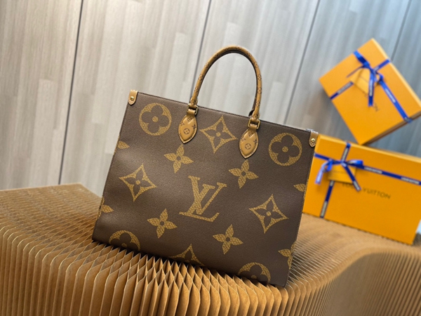 N級品ルイヴィトンバッグ背面デザイン