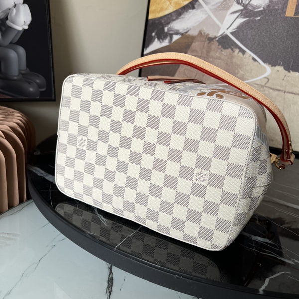 N級品ルイヴィトンバッグ内部構造