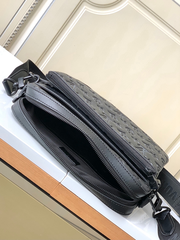 N級品ルイヴィトンバッグ着用イメージ