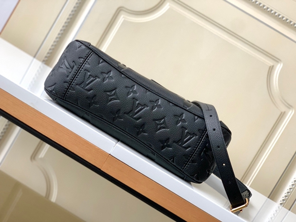 N級品ルイヴィトンバッグ内部構造