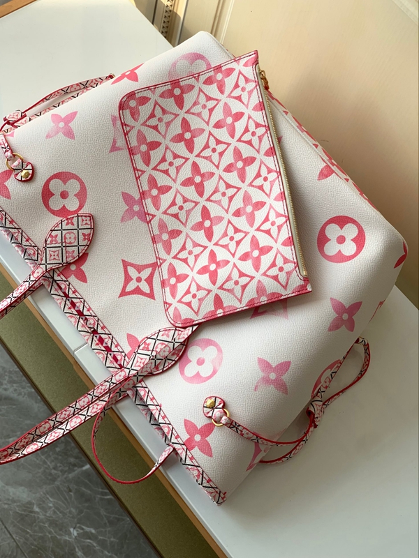 N級品ルイヴィトンバッグ角部分ディテール