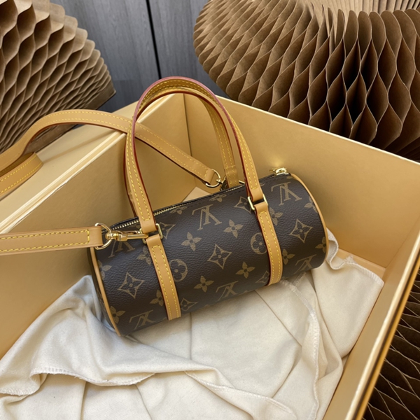 N級品ルイヴィトンバッグ背面デザイン