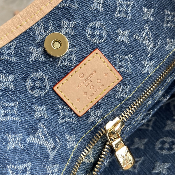 N級品ルイヴィトンバッグ着用イメージ
