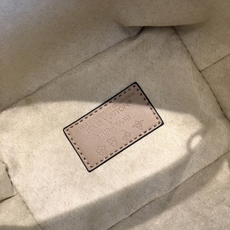 S級品ルイヴィトンバッグ着用イメージ