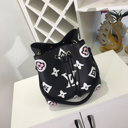 S級品ルイヴィトンバッグ側面デザイン