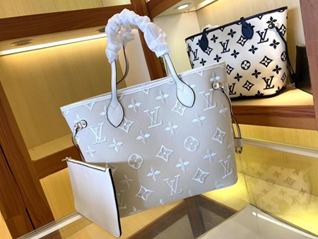 S級品ルイヴィトンバッグ背面デザイン
