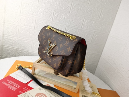 S級品ルイヴィトンバッグ背面デザイン