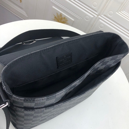 S級品ルイヴィトンバッグ着用イメージ