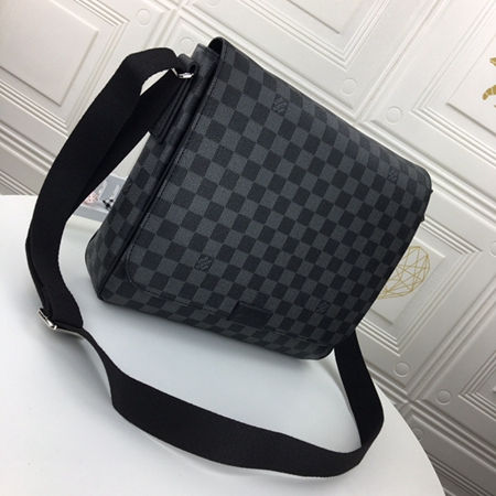 S級品ルイヴィトンバッグ背面デザイン